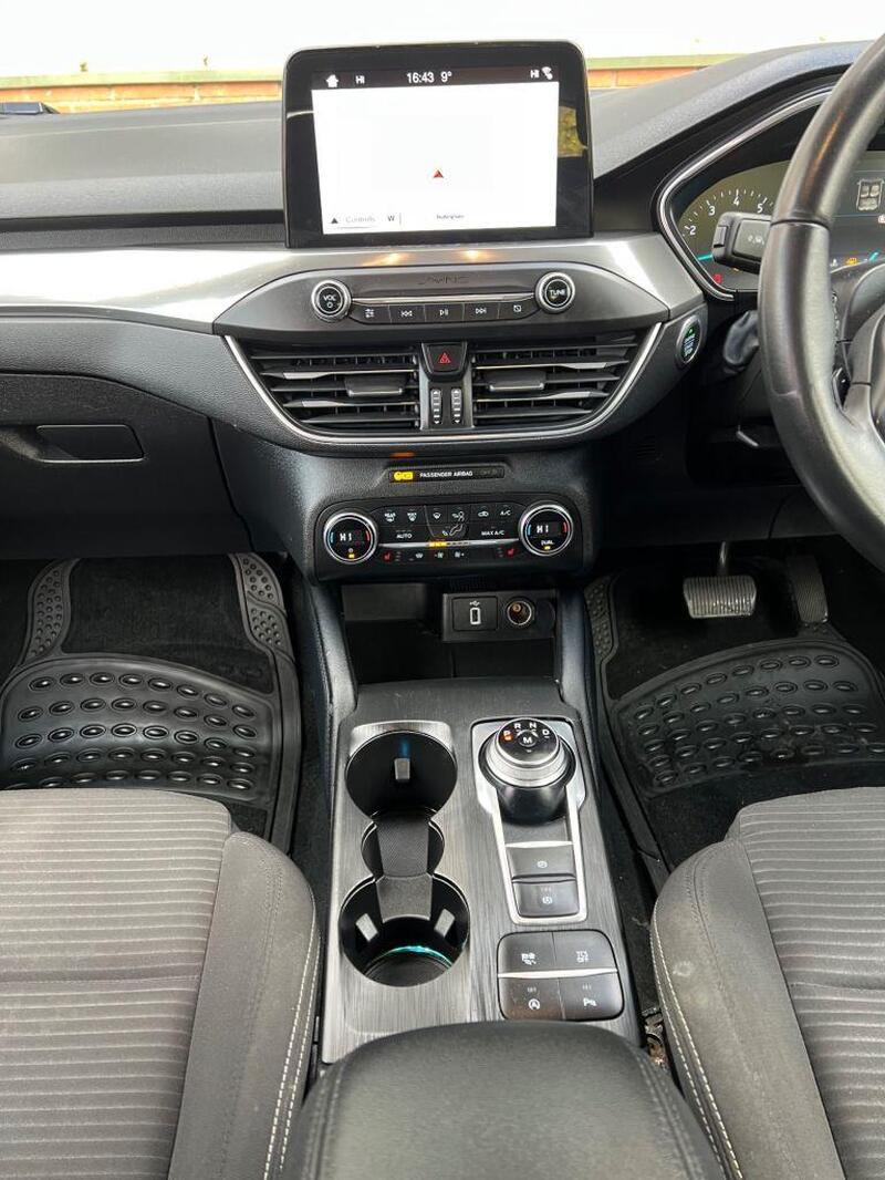 Ford Focus view 19