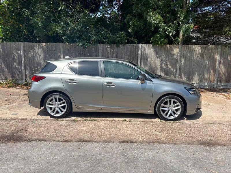 Lexus CT view 2