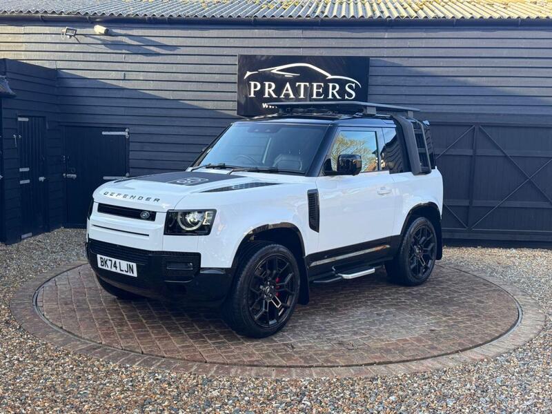 Land Rover Defender 90 view 2