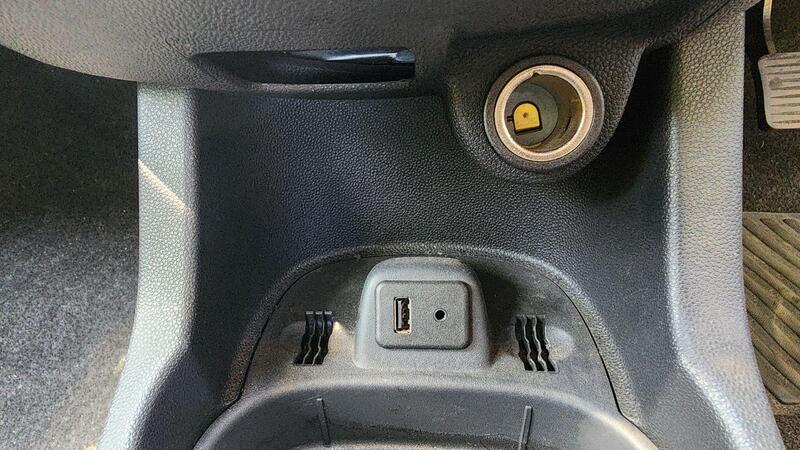 2013 Vauxhall Corsa — photo 30