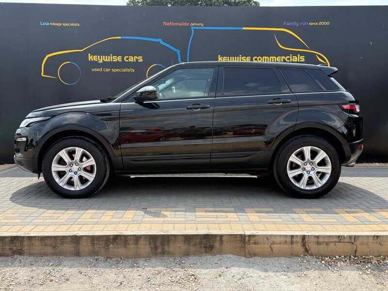 Land Rover Range Rover Evoque view 2