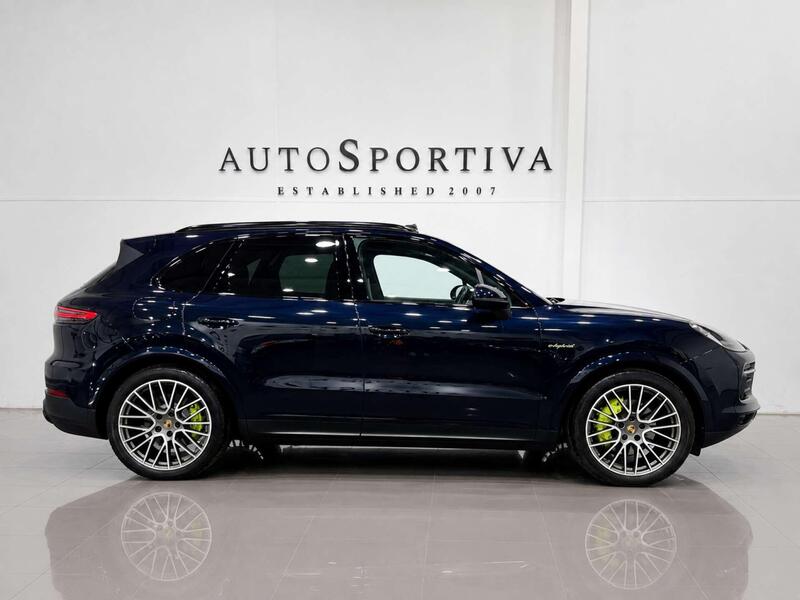 Porsche Cayenne view 3