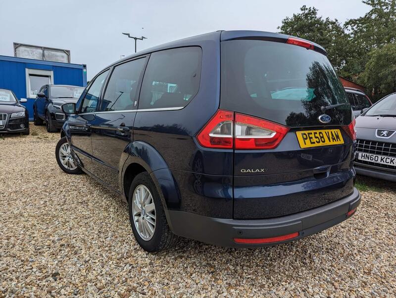 Ford Galaxy view 4