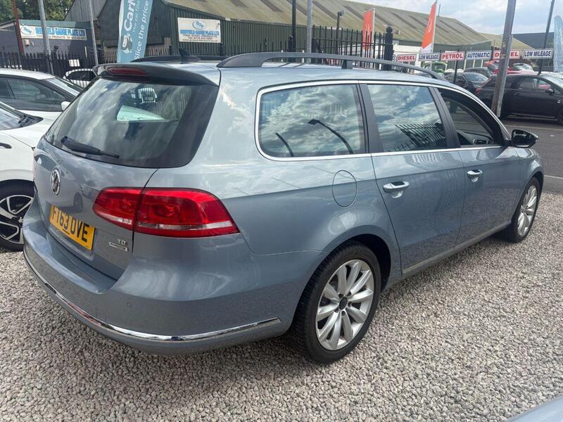 Volkswagen Passat view 6