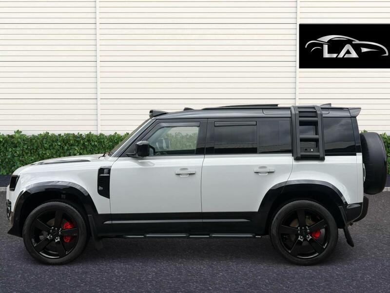 Land Rover Defender 110 view 3