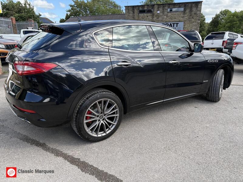 Maserati Levante view 3