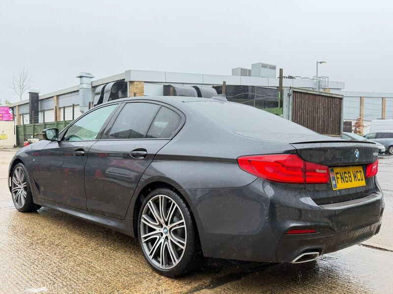 BMW 5 Series view 6