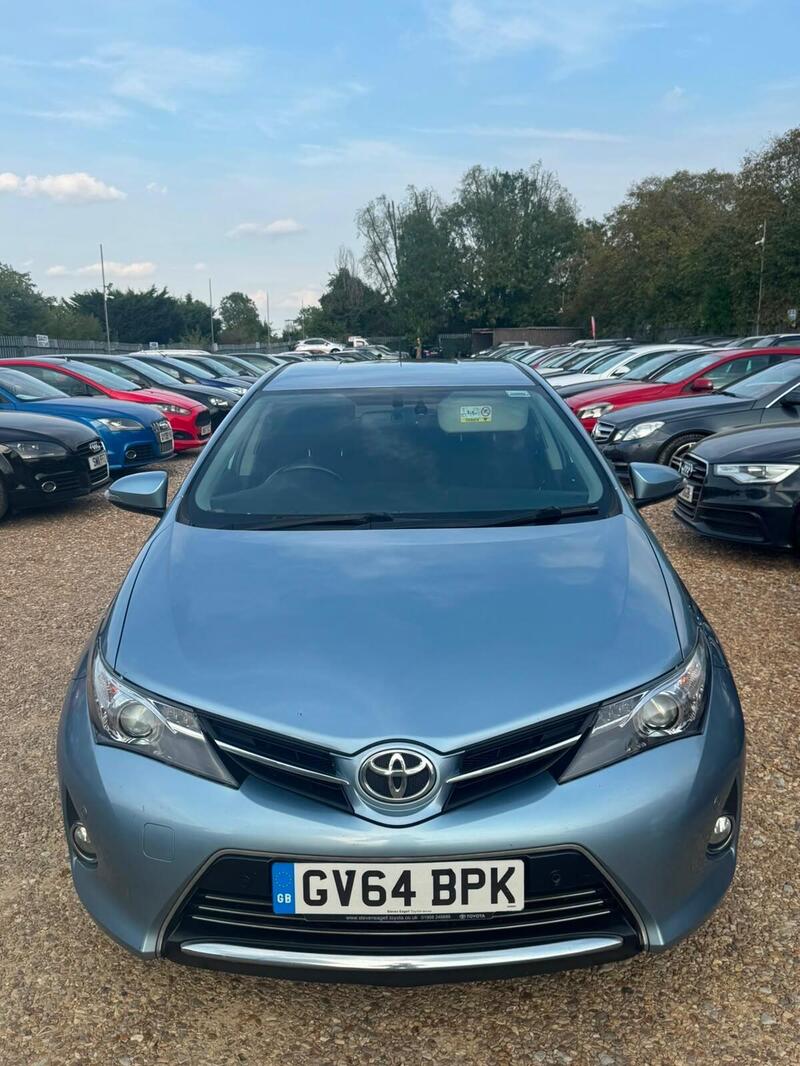 Toyota Auris view 2
