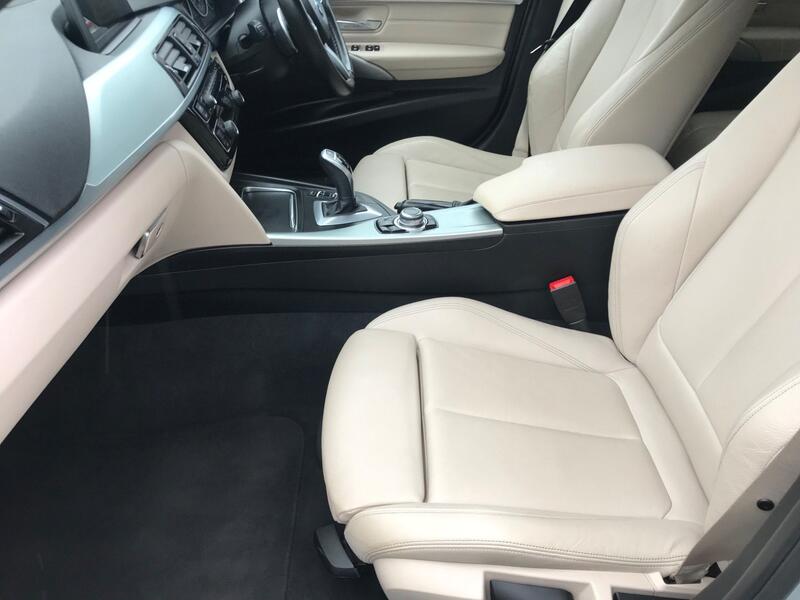 BMW 3 Series view 13