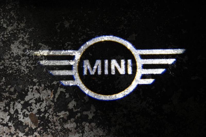 Mini Hatch view 3