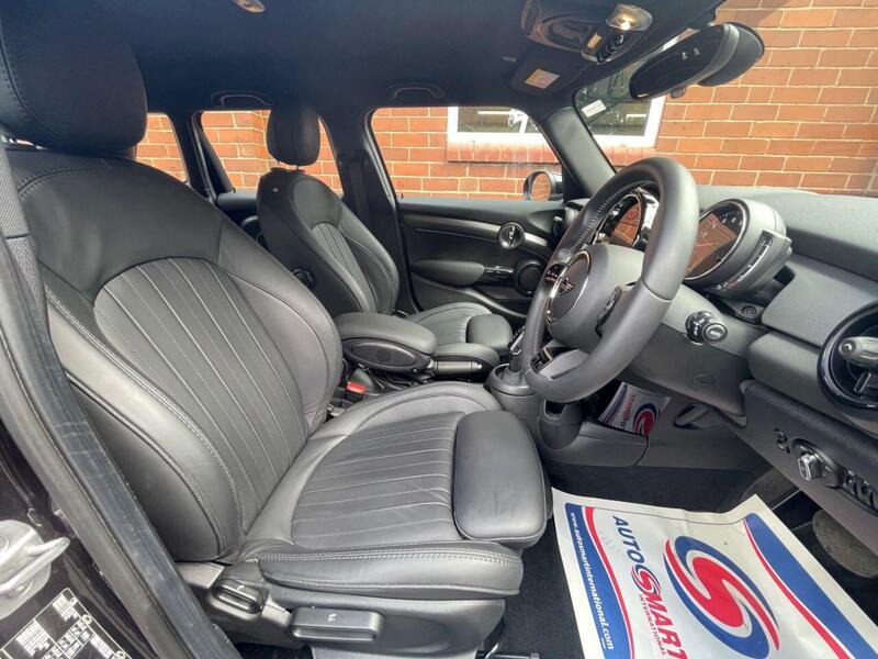 Mini Cooper view 3