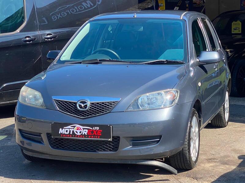 Mazda Mazda2 view 5