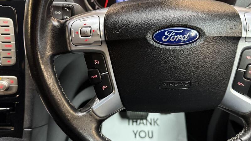 Ford Galaxy view 22