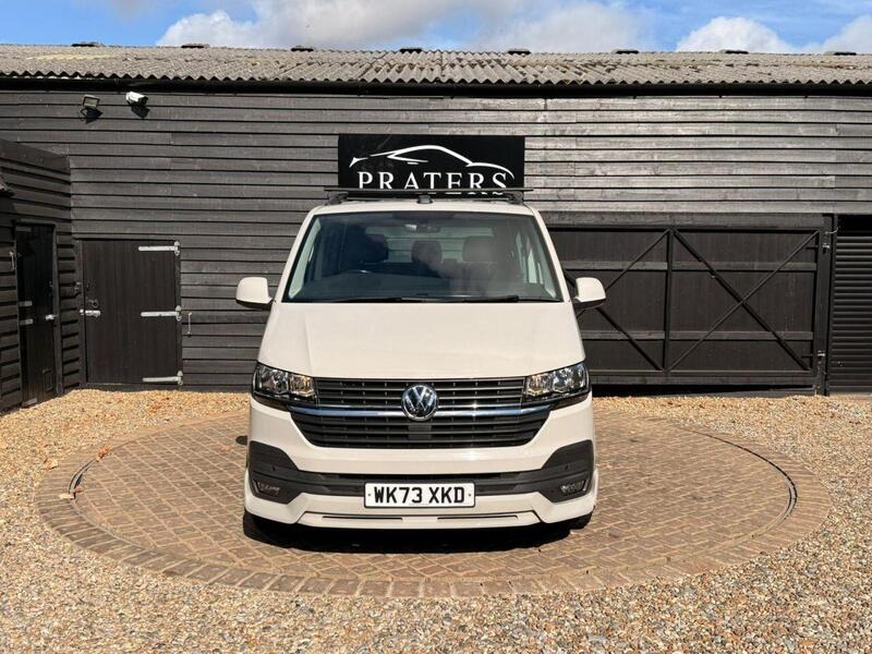 Volkswagen Transporter view 4