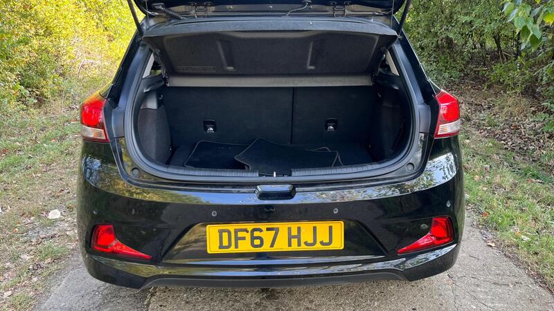 2017 Hyundai i20 — photo 11