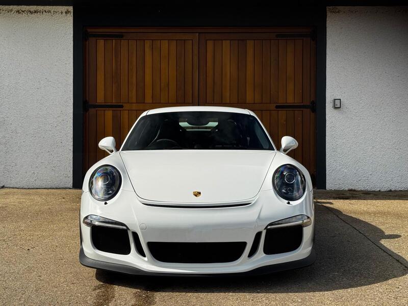 Porsche 911 view 5