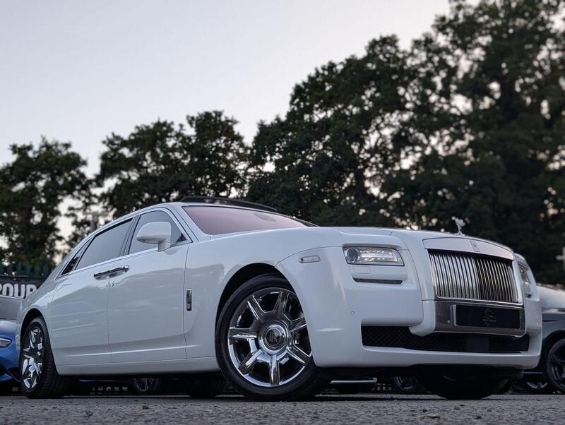 Rolls-Royce Ghost view 3