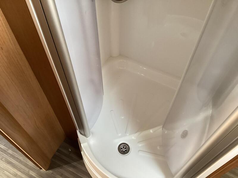 Auto-Trail Tracker RB — image 35