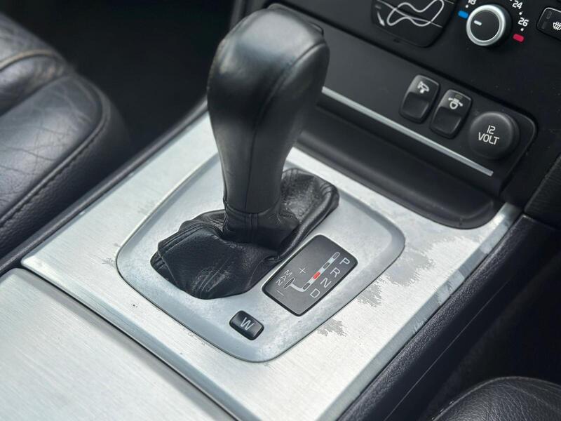Volvo XC90 view 19