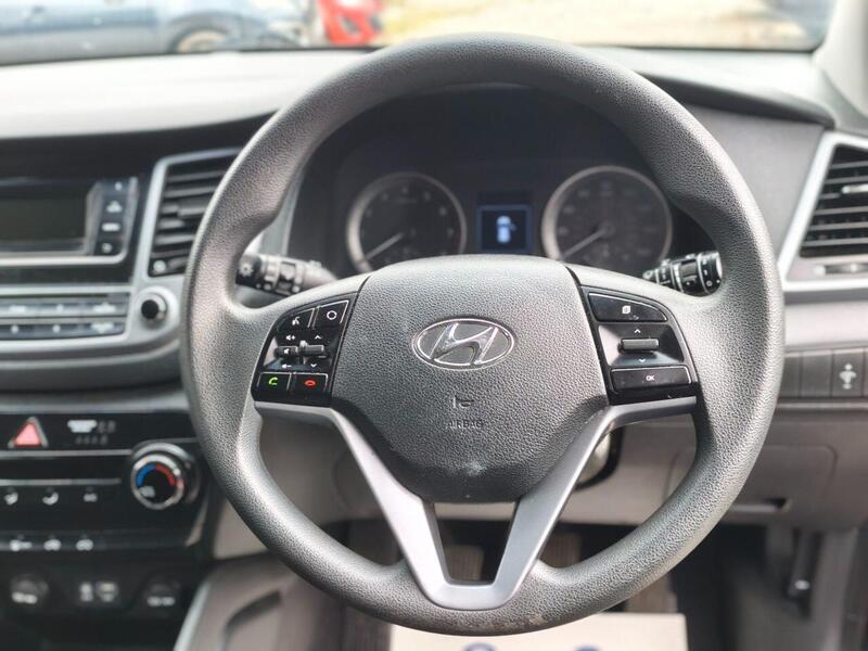 Hyundai Tucson view 3