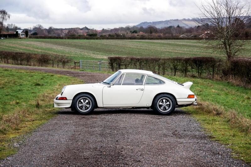 Porsche 911e view 6