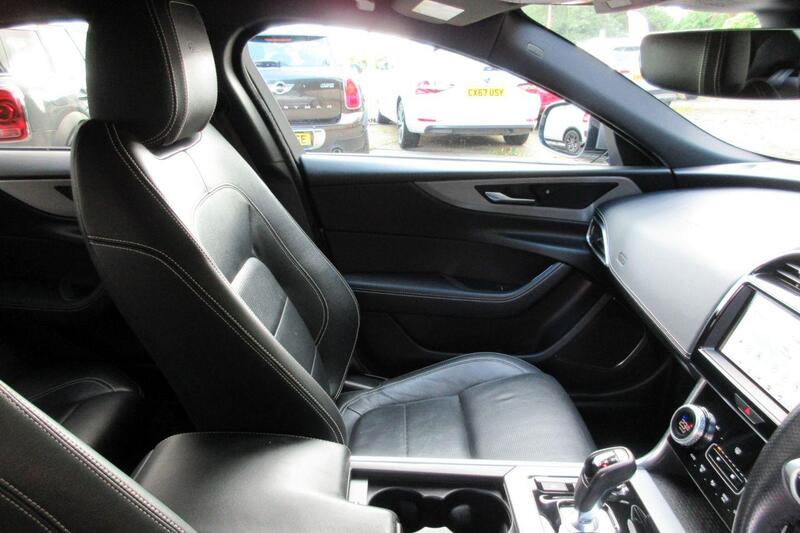 Jaguar Xe view 22