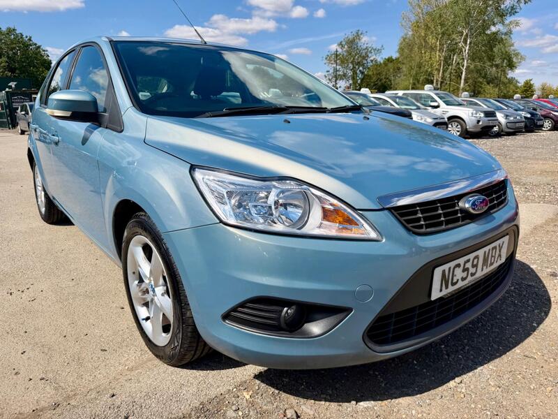 Ford Focus view 6