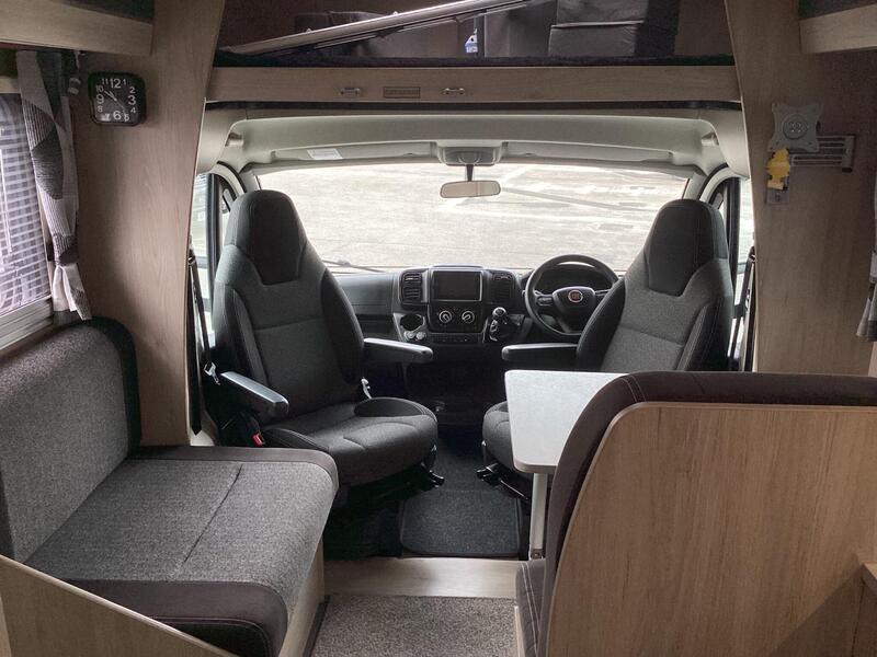 Auto-Trail Expedition C71 — image 32