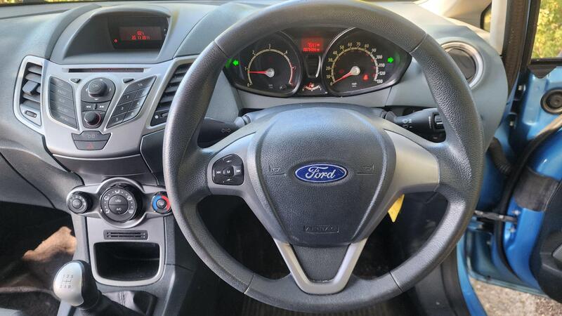 2009 Ford Fiesta — photo 30