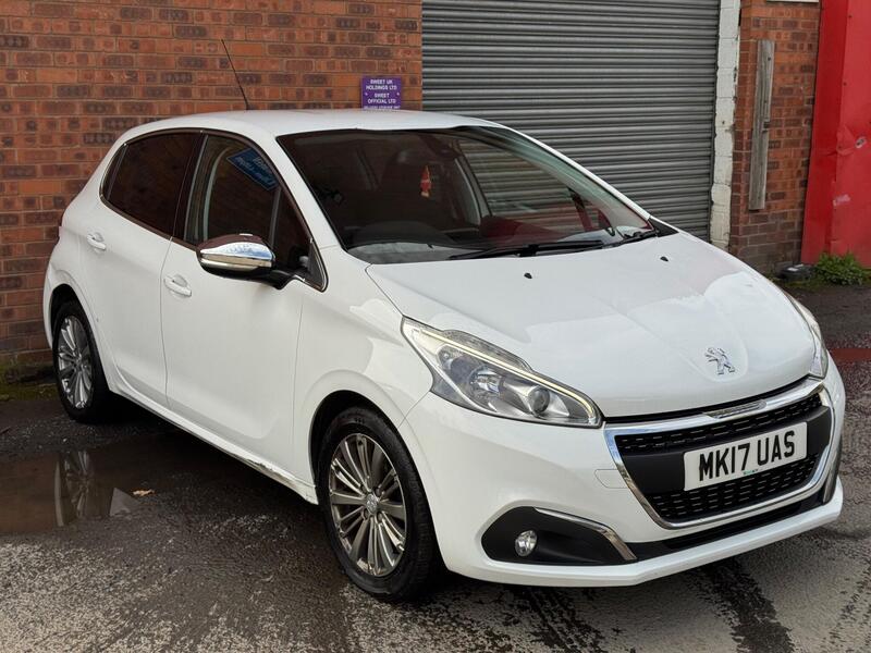 Peugeot 208 view 4
