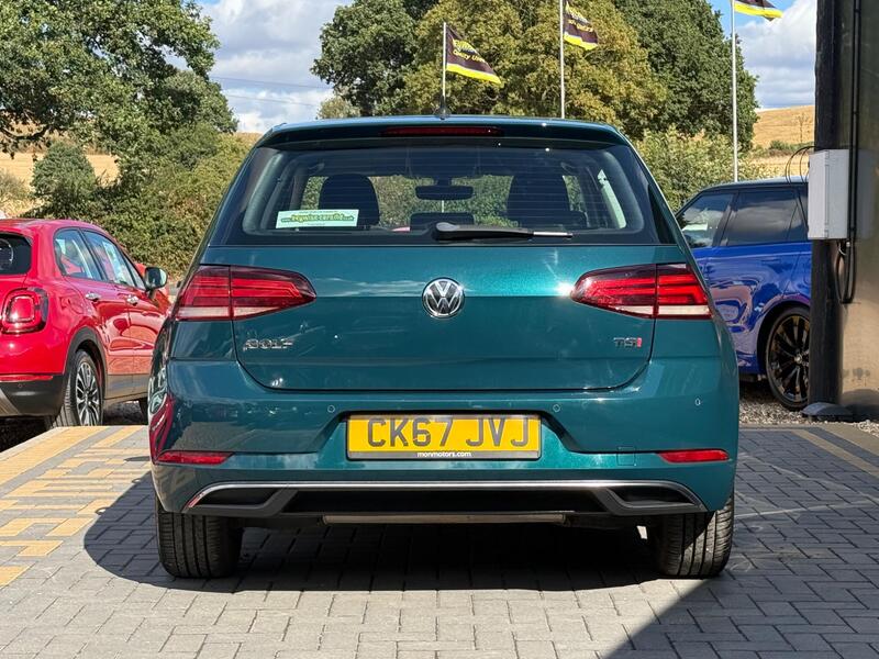 Volkswagen Golf view 4