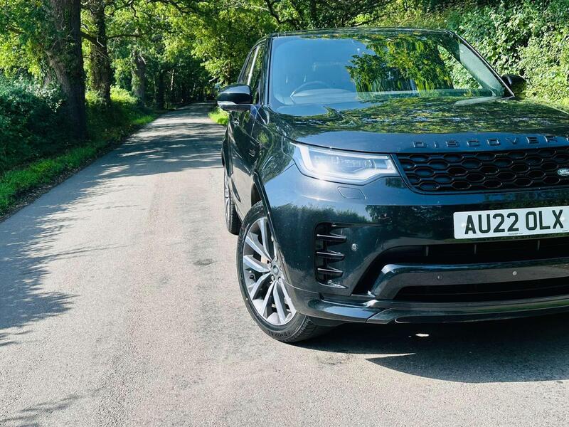 Land Rover Discovery view 4