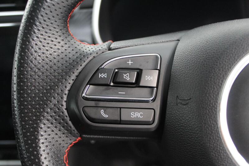 2022 MG MG ZS in White — image 22 of 70