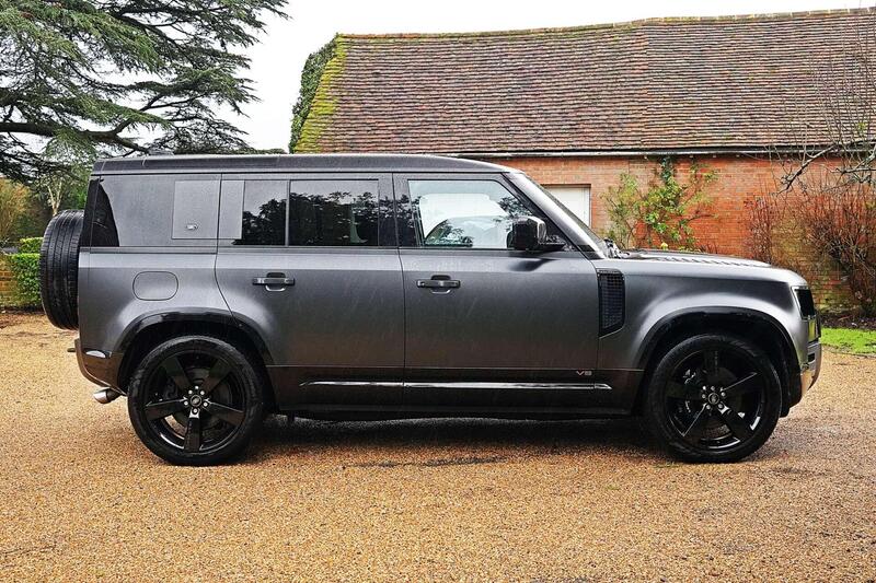 Land Rover 110 view 7