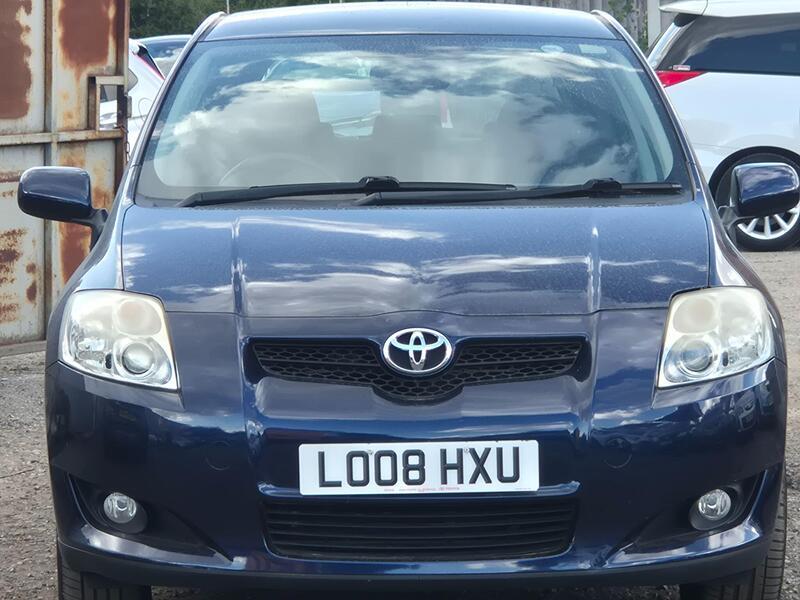 Toyota Auris view 2