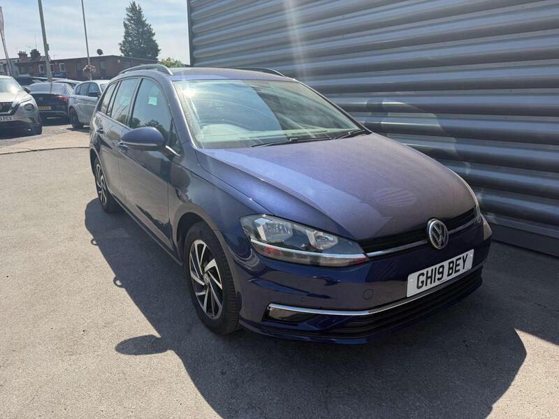 Volkswagen Golf view 3