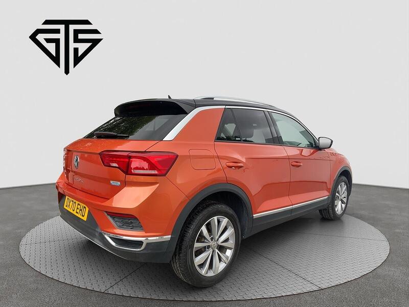 Volkswagen T-Roc view 3