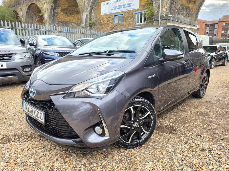 Toyota Yaris 1.5 VVT-h Design E-CVT Euro 6 (s/s) 5dr view 3