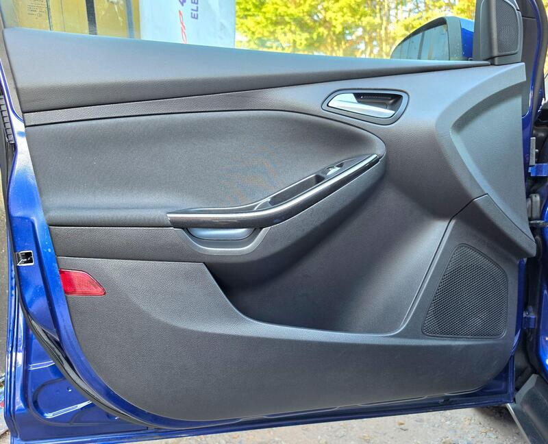 Ford Focus 1.6 Titanium Powershift Euro 6 5dr thumbnail 22