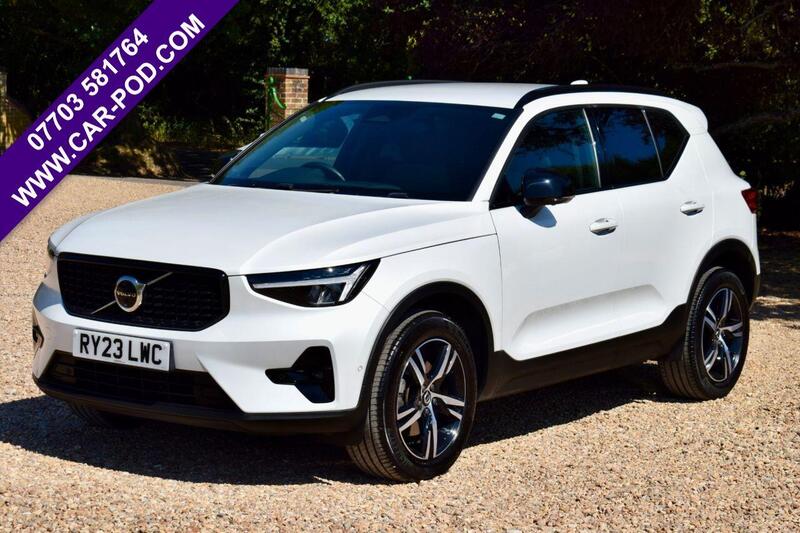 Volvo XC40 view 3