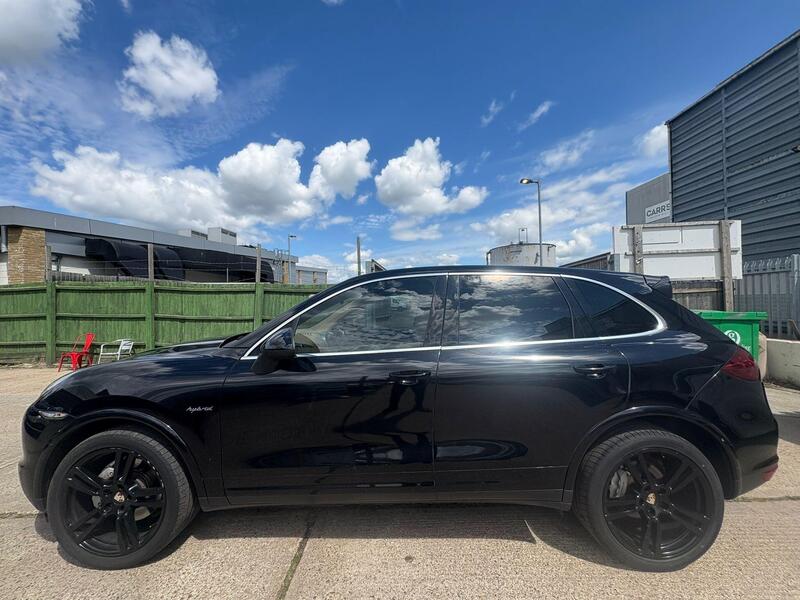 Porsche Cayenne view 5