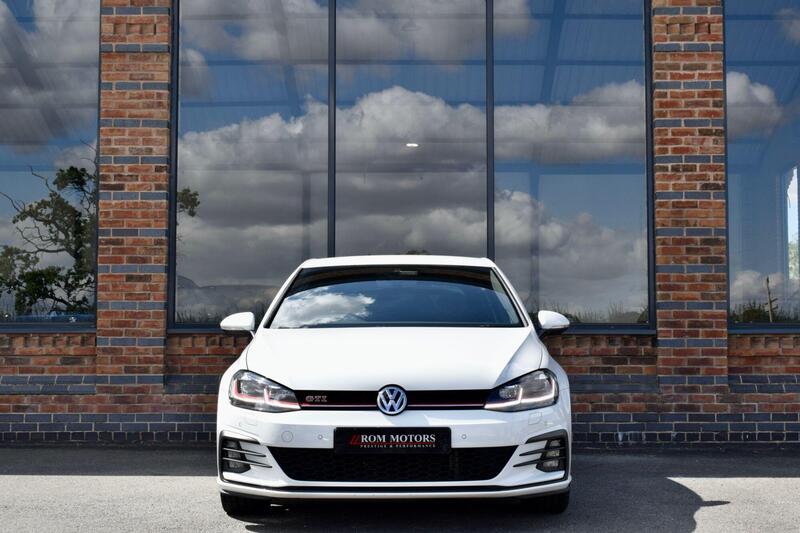 Volkswagen Golf view 4