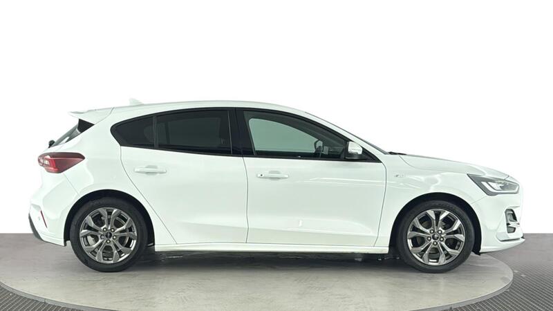 Ford Focus view 3