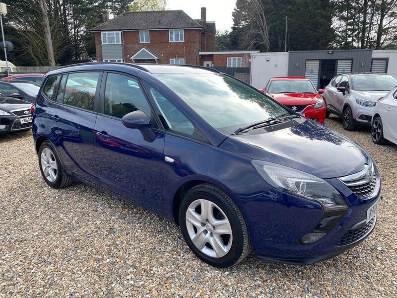 Vauxhall Zafira Tourer view 2