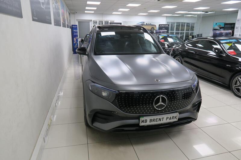 Mercedes-Benz 300 view 3