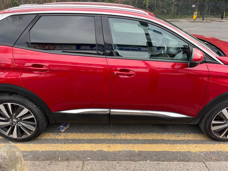 Peugeot 3008 view 5