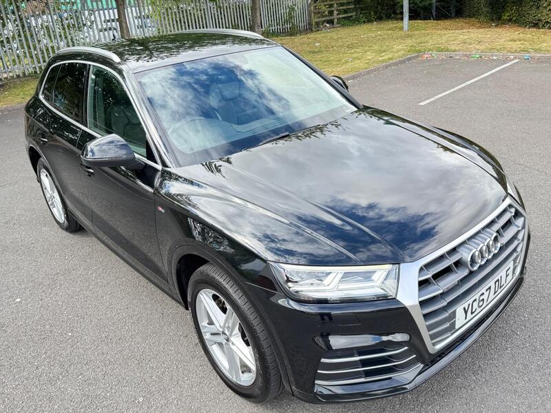 Audi Q5 view 3