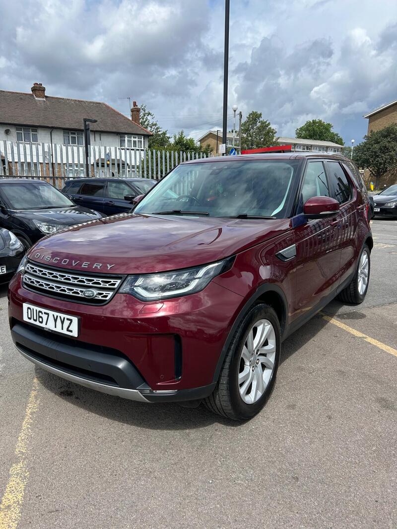 Land Rover Discovery view 3