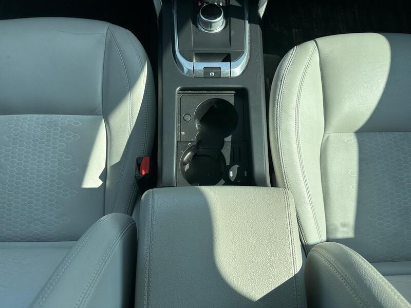 Land Rover Discovery Sport view 19