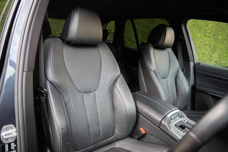 BMW X5 view 2